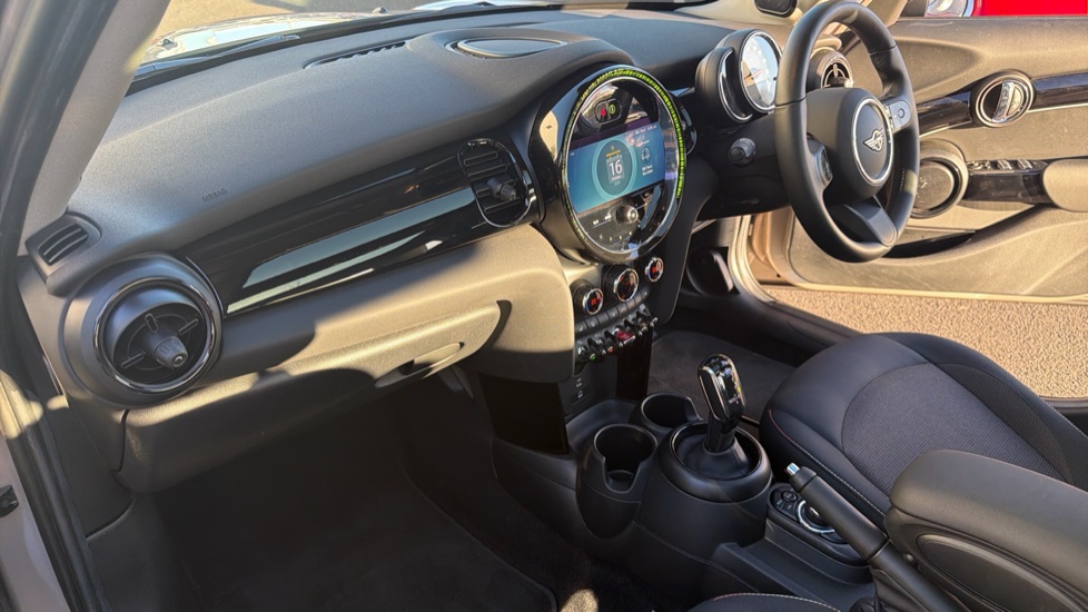 MINI Hatchback 1.5 Cooper Classic 5dr Auto Petrol Hatchback - Image 7