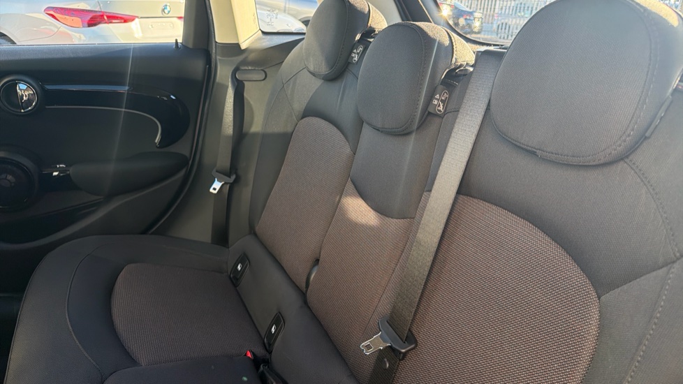 MINI Hatchback 1.5 Cooper Classic 5dr Auto Petrol Hatchback - Image 12