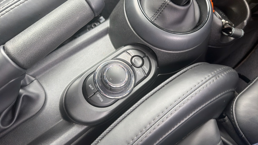 MINI Hatchback 1.5 Cooper Exclusive 5dr Auto Petrol Hatchback - Image 19