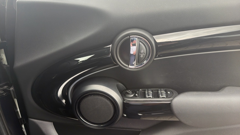 MINI Hatchback 1.5 Cooper Exclusive 5dr Auto Petrol Hatchback - Image 20