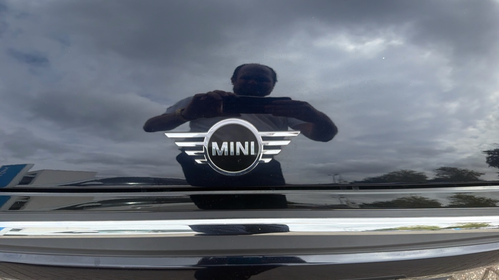 MINI Hatchback 1.5 Cooper Exclusive 5dr Auto Petrol Hatchback - Image 26