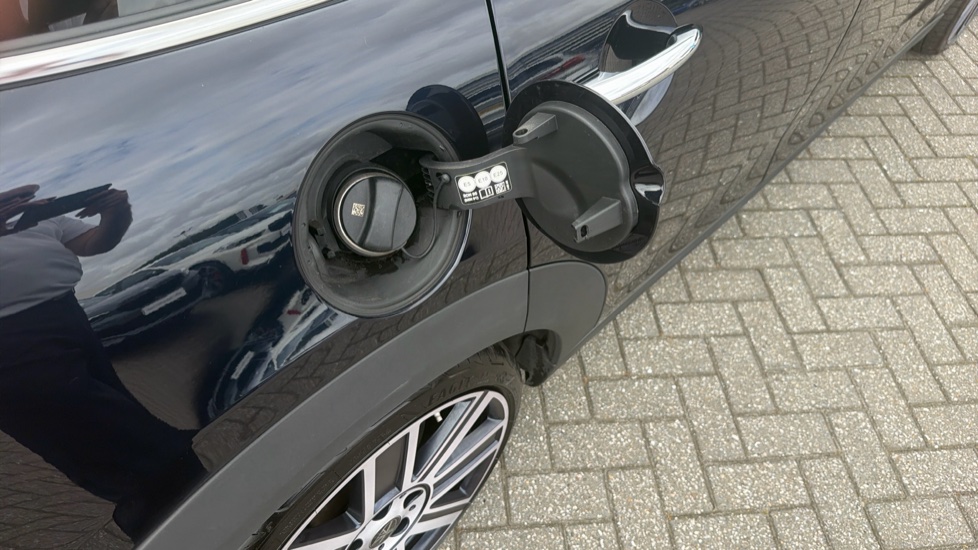 MINI Hatchback 1.5 Cooper Exclusive 5dr Auto Petrol Hatchback - Image 29
