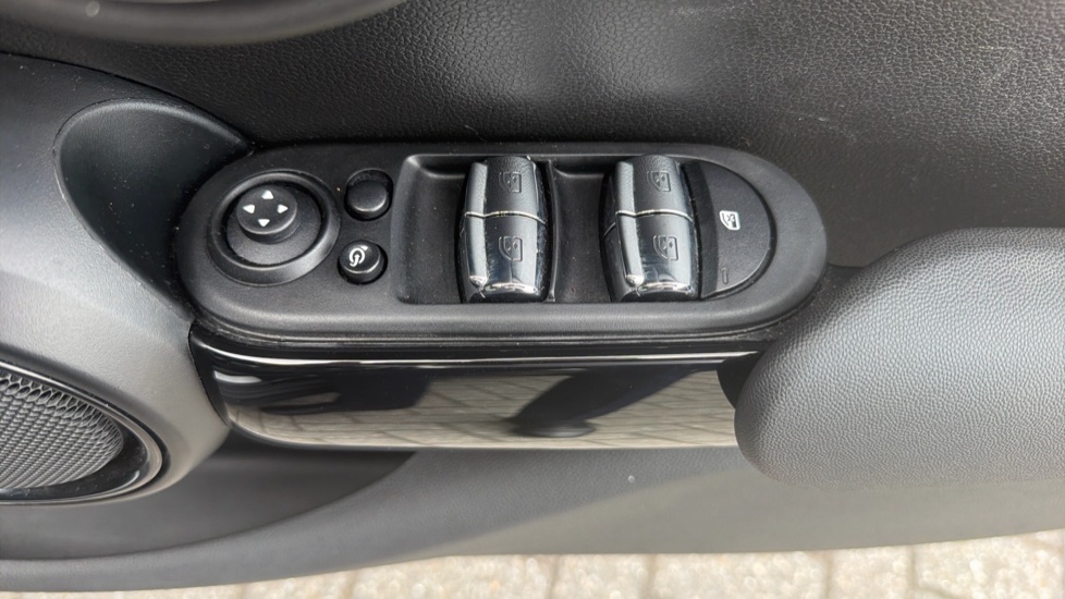 MINI Hatchback 1.5 Cooper Exclusive 5dr Auto Petrol Hatchback - Image 34
