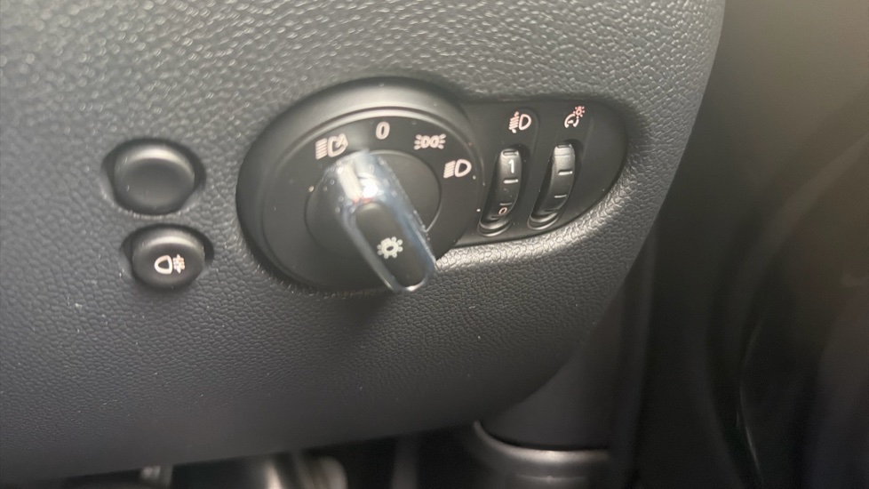 MINI Hatchback 1.5 Cooper Exclusive 5dr Auto Petrol Hatchback - Image 38