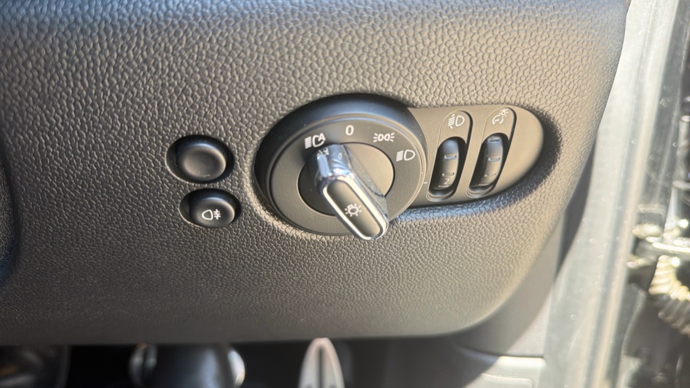 MINI Hatchback 1.5 Cooper Sport 3dr Petrol Hatchback - Image 37