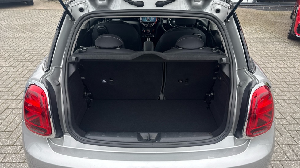 MINI Hatchback 1.5 Cooper Classic 3dr Auto Petrol Hatchback - Image 13