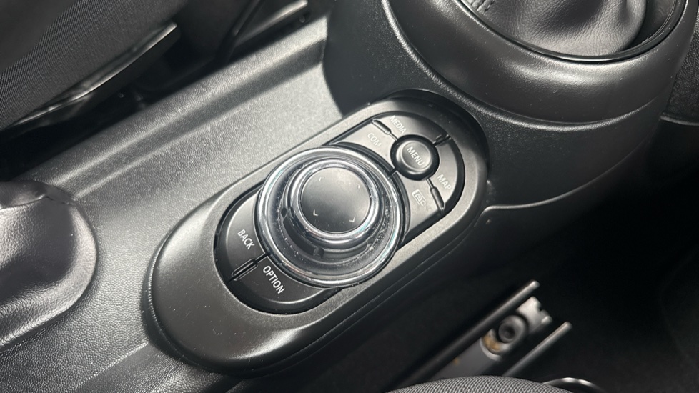 MINI Hatchback 1.5 Cooper Classic 3dr Auto Petrol Hatchback - Image 19