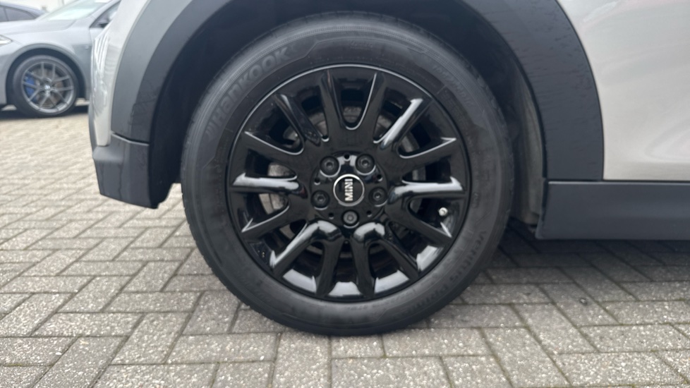 MINI Hatchback 1.5 Cooper Classic 3dr Auto Petrol Hatchback - Image 28