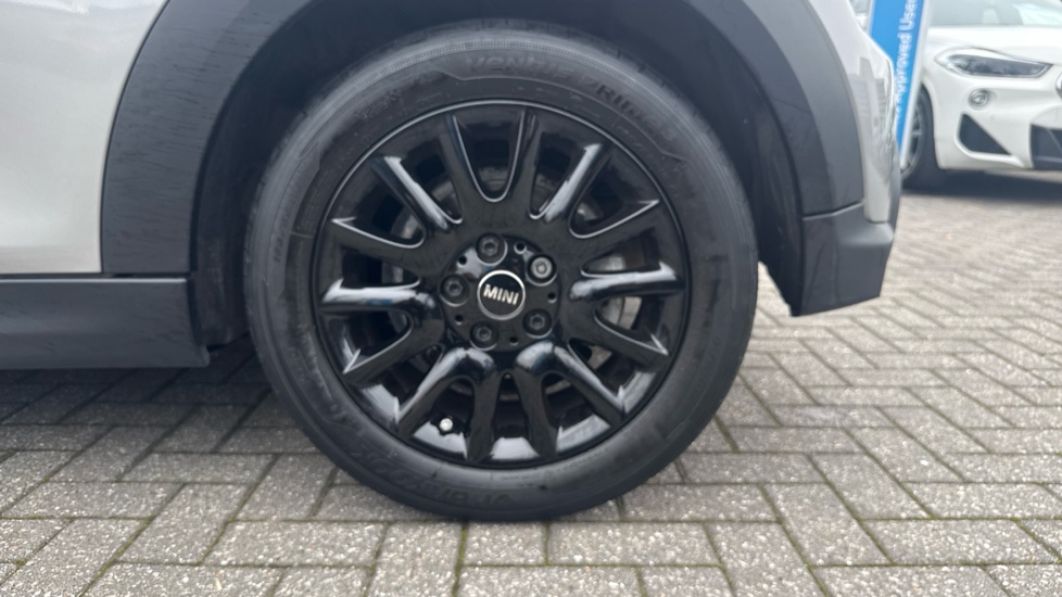 MINI Hatchback 1.5 Cooper Classic 3dr Auto Petrol Hatchback - Image 30