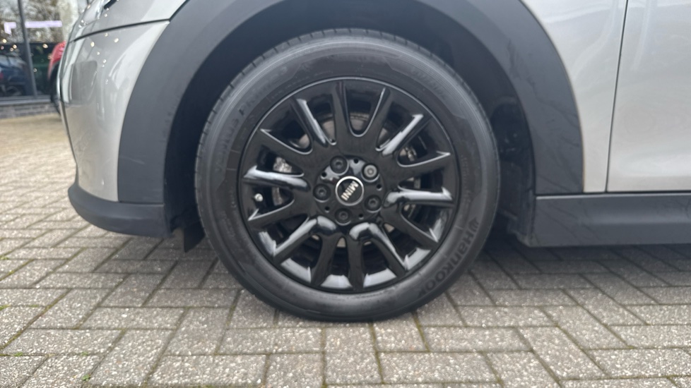 MINI Hatchback 1.5 Cooper Classic 3dr Auto Petrol Hatchback - Image 31