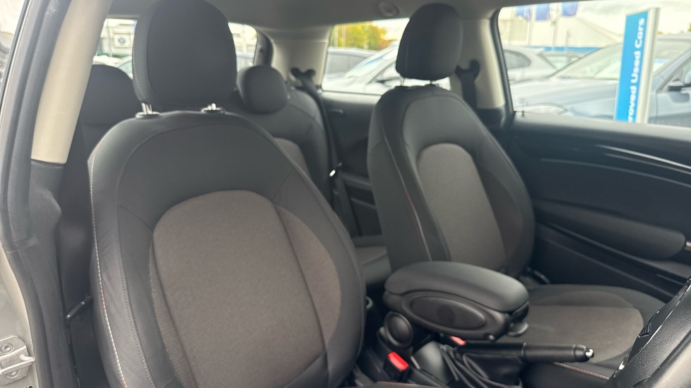 MINI Hatchback 1.5 Cooper Classic 3dr Auto Petrol Hatchback - Image 32