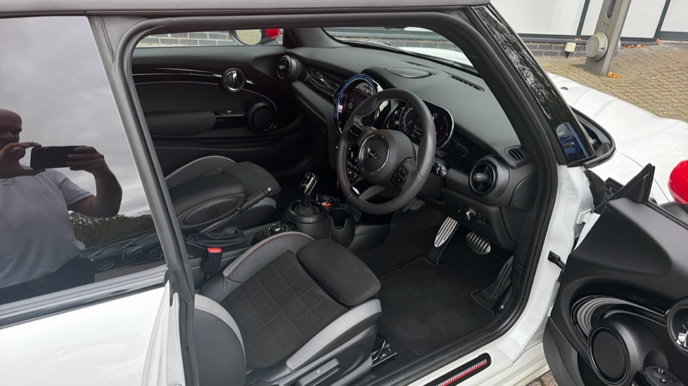 MINI Hatchback 1.5 Cooper Sport Premium 3dr Auto Petrol Hatchback - Image 6