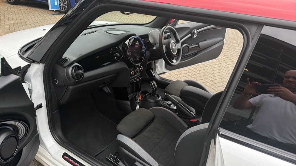 MINI Hatchback 1.5 Cooper Sport Premium 3dr Auto Petrol Hatchback - Image 7