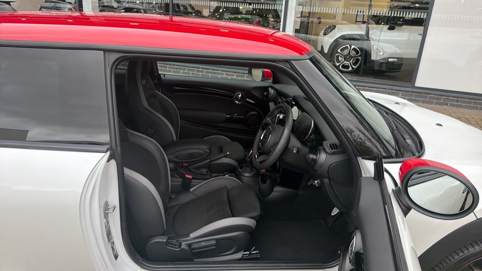 MINI Hatchback 1.5 Cooper Sport Premium 3dr Auto Petrol Hatchback - Image 11