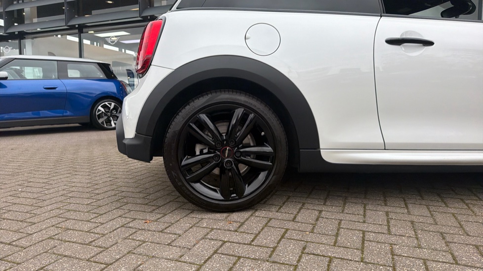 MINI Hatchback 1.5 Cooper Sport Premium 3dr Auto Petrol Hatchback - Image 14