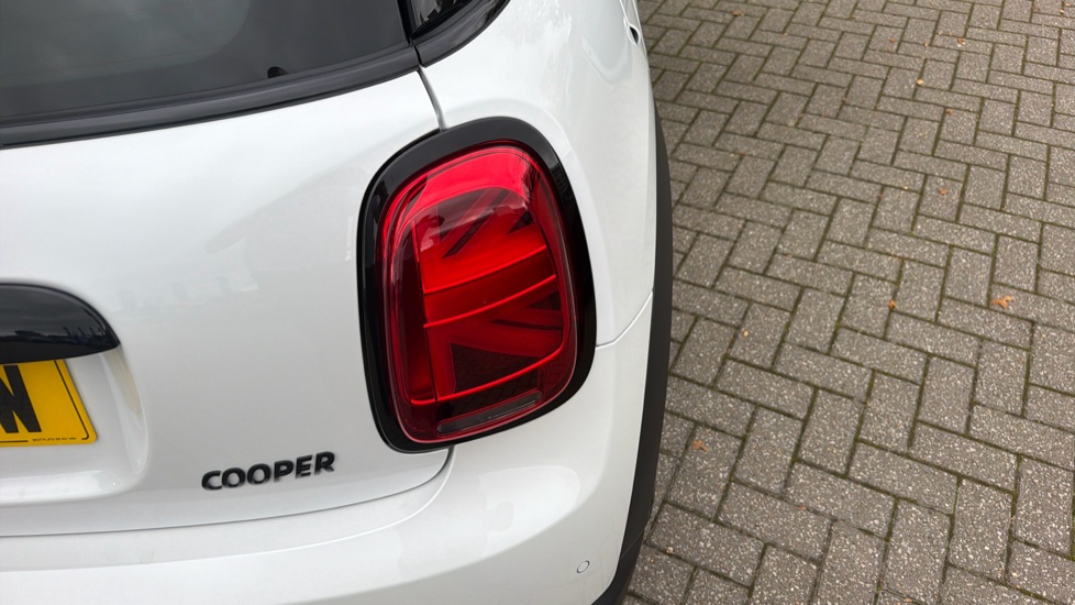 MINI Hatchback 1.5 Cooper Sport Premium 3dr Auto Petrol Hatchback - Image 22