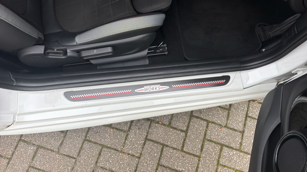 MINI Hatchback 1.5 Cooper Sport Premium 3dr Auto Petrol Hatchback - Image 24