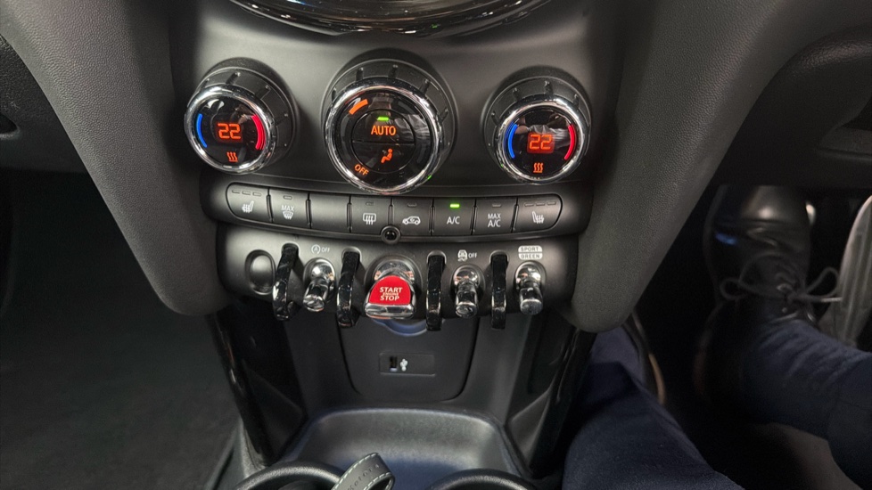 MINI Hatchback 1.5 Cooper Sport Premium 3dr Auto Petrol Hatchback - Image 33