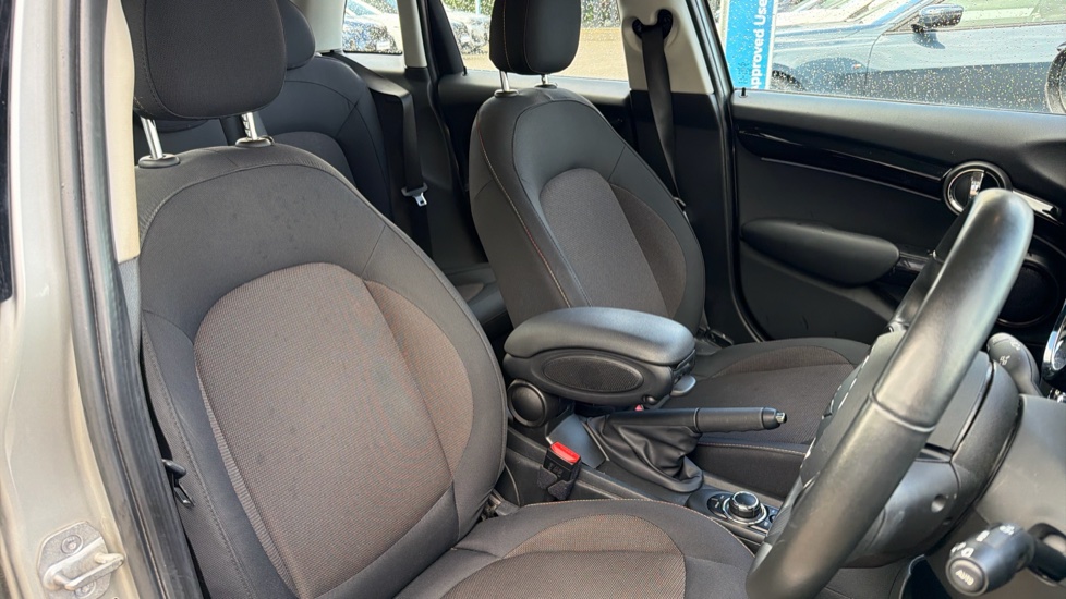 MINI Hatchback 1.5 Cooper Classic 5dr Auto Petrol Hatchback - Image 11