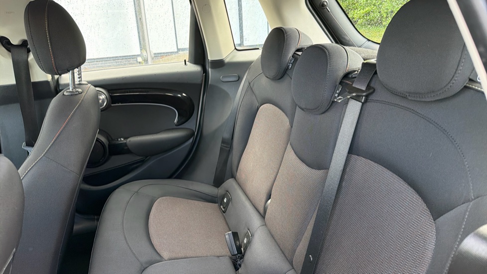 MINI Hatchback 1.5 Cooper Classic 5dr Auto Petrol Hatchback - Image 12