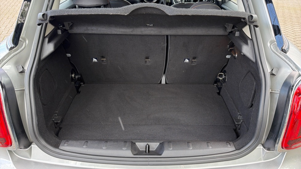 MINI Hatchback 1.5 Cooper Classic 5dr Auto Petrol Hatchback - Image 13