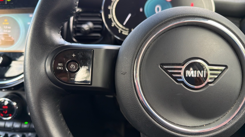 MINI Hatchback 1.5 Cooper Classic 5dr Auto Petrol Hatchback - Image 17