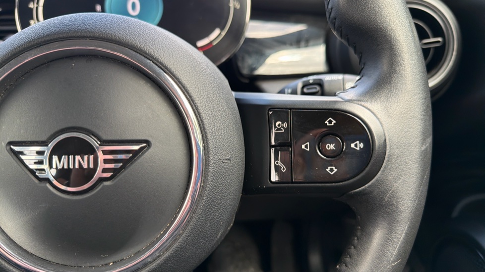 MINI Hatchback 1.5 Cooper Classic 5dr Auto Petrol Hatchback - Image 18
