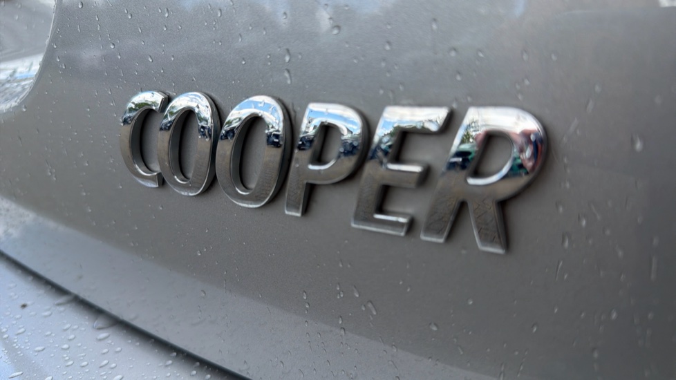MINI Hatchback 1.5 Cooper Classic 5dr Auto Petrol Hatchback - Image 31