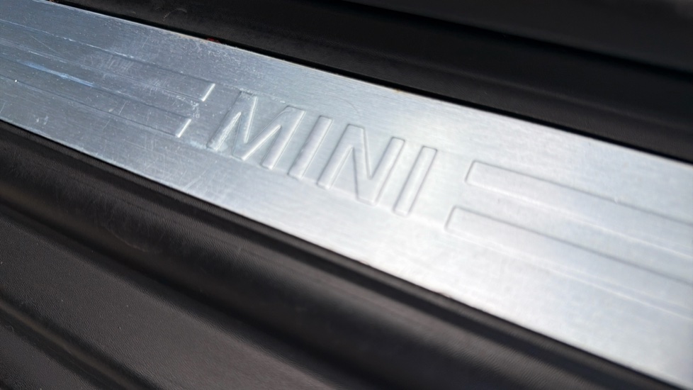 MINI Hatchback 1.5 Cooper Classic 5dr Auto Petrol Hatchback - Image 34
