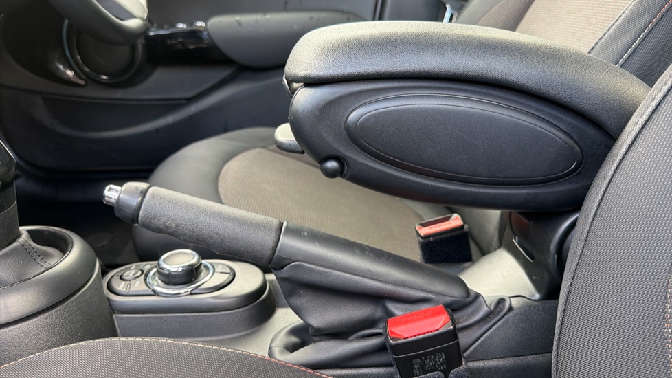 MINI Hatchback 1.5 Cooper Classic 5dr Auto Petrol Hatchback - Image 36