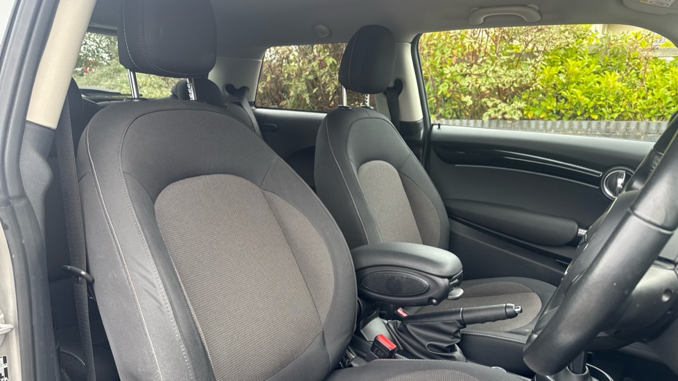 MINI Hatchback 1.5 Cooper Classic 3dr Auto Petrol Hatchback - Image 11