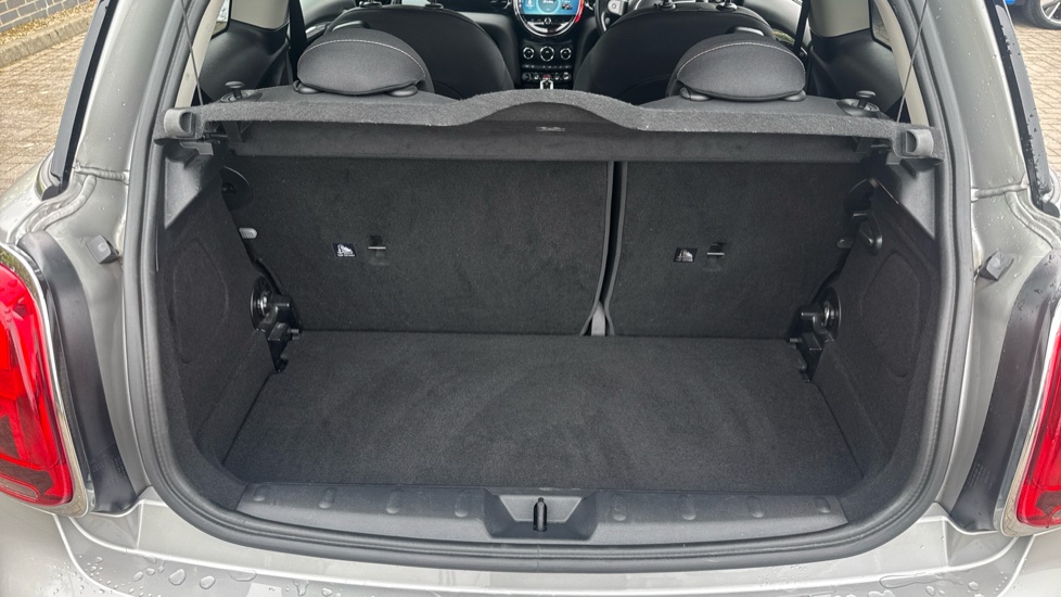 MINI Hatchback 1.5 Cooper Classic 3dr Auto Petrol Hatchback - Image 13