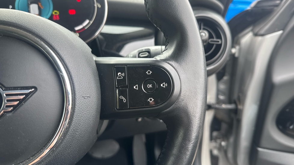 MINI Hatchback 1.5 Cooper Classic 3dr Auto Petrol Hatchback - Image 18