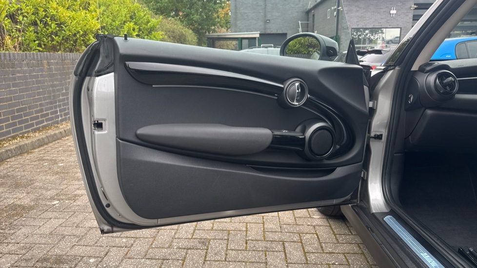 MINI Hatchback 1.5 Cooper Classic 3dr Auto Petrol Hatchback - Image 45