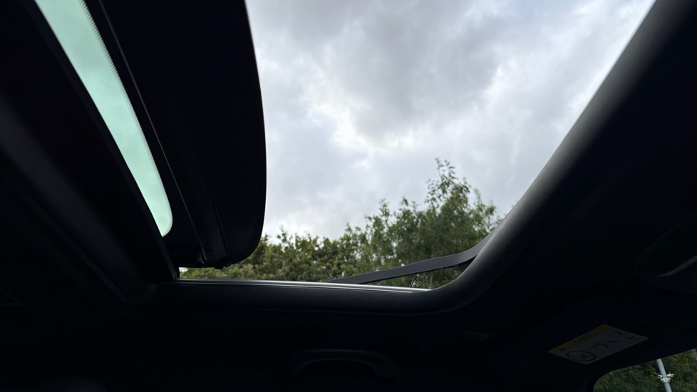 MINI Hatchback 2.0 Cooper S Exclusive 5dr Auto Petrol Hatchback - Image 25