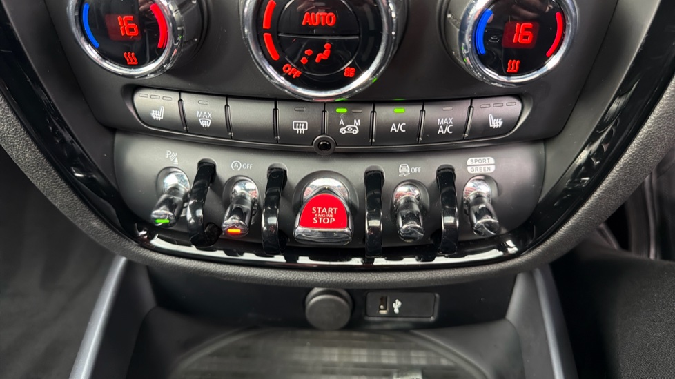 MINI Hatchback 2.0 Cooper S Exclusive 5dr Auto Petrol Hatchback - Image 31