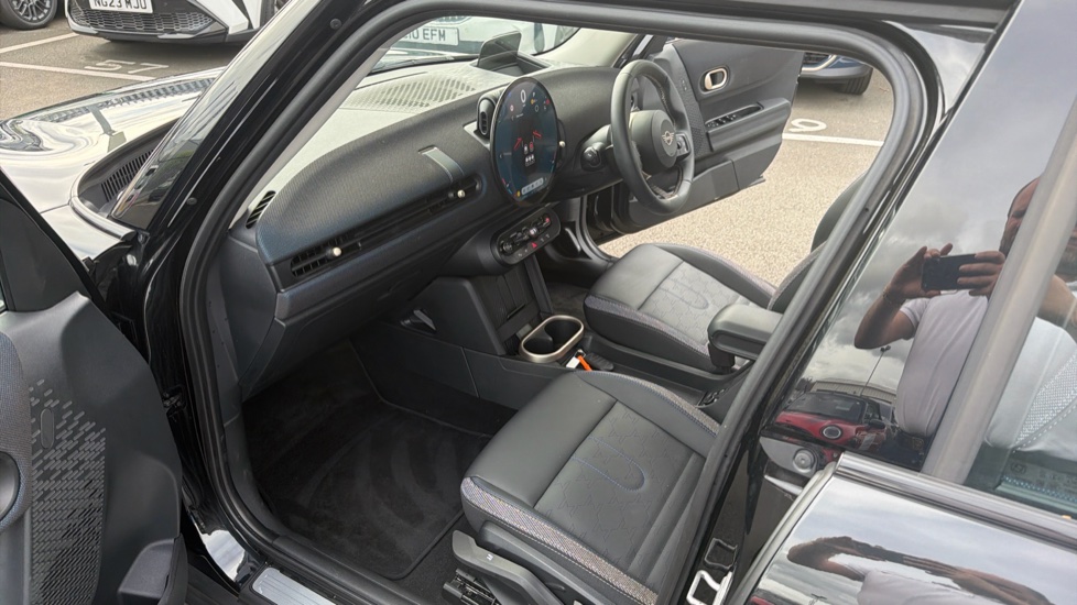 MINI Cooper 2.0 S Classic 5dr Auto Petrol Hatchback - Image 7