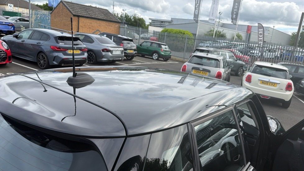 MINI Cooper 2.0 S Classic 5dr Auto Petrol Hatchback - Image 21