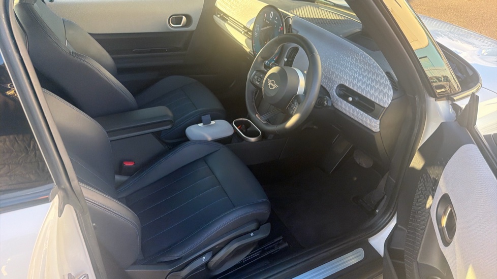 MINI Cooper 2.0 S Exclusive 3dr Auto Petrol Hatchback - Image 6