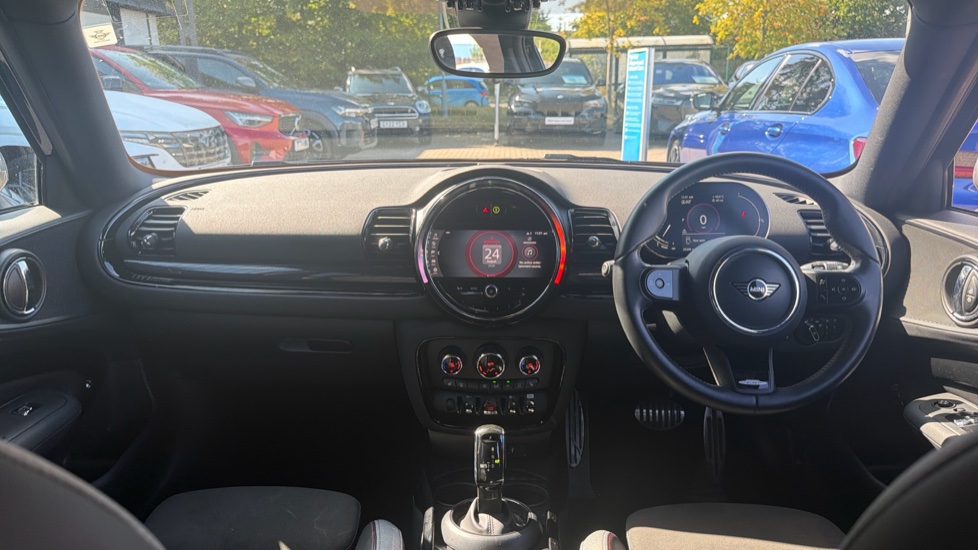 MINI Clubman 1.5 Cooper Shadow Edition 6dr Petrol Estate - Image 4