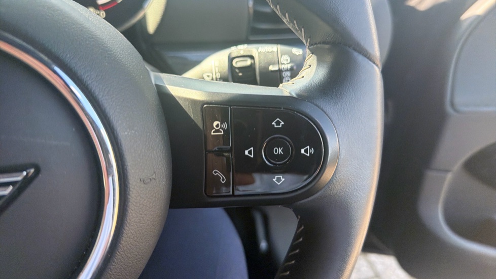 MINI Clubman 1.5 Cooper Shadow Edition 6dr Petrol Estate - Image 18