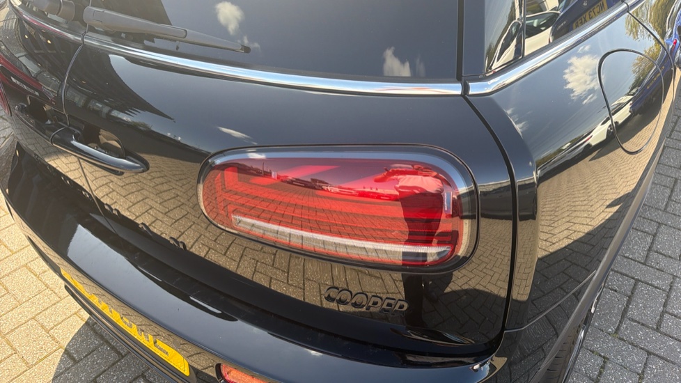 MINI Clubman 1.5 Cooper Shadow Edition 6dr Petrol Estate - Image 22