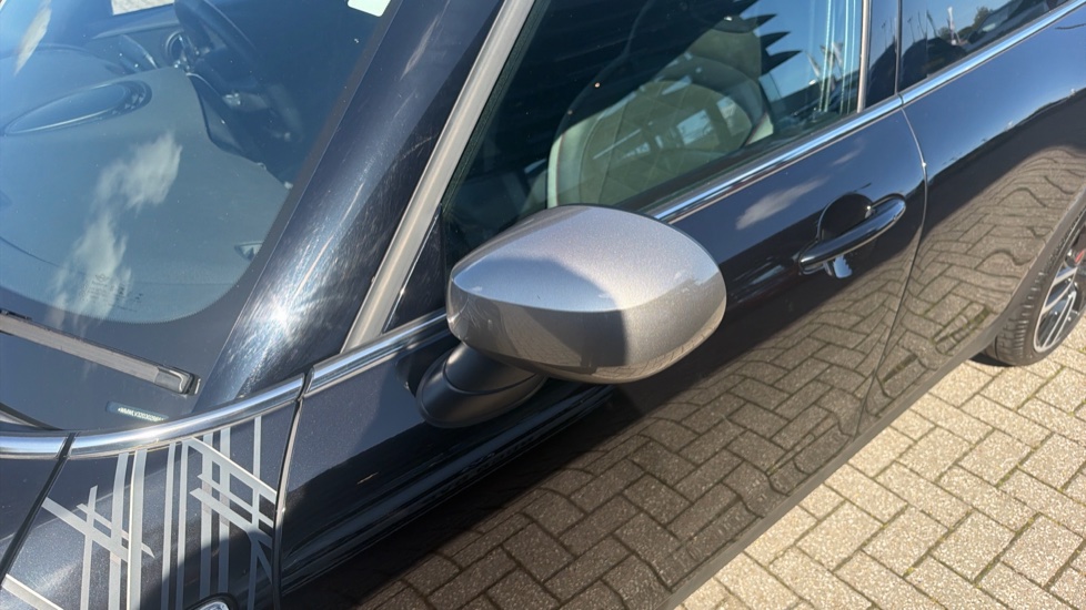 MINI Clubman 1.5 Cooper Shadow Edition 6dr Petrol Estate - Image 26