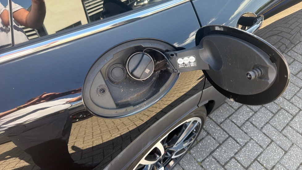 MINI Clubman 1.5 Cooper Shadow Edition 6dr Petrol Estate - Image 32