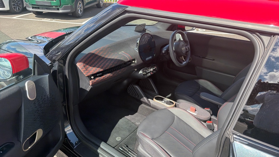 MINI Cooper 160kW SE Sport 54kWh 3dr Auto Electric Hatchback - Image 7