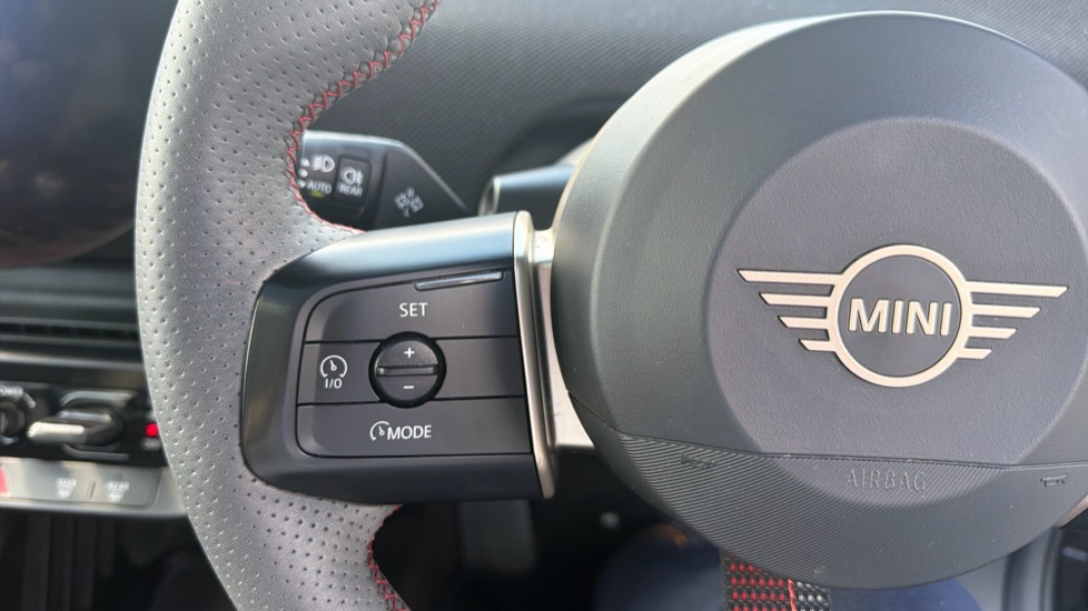 MINI Cooper 160kW SE Sport 54kWh 3dr Auto Electric Hatchback - Image 17