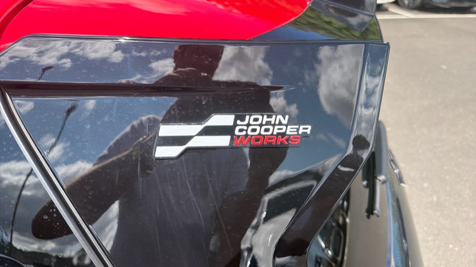 MINI Cooper 160kW SE Sport 54kWh 3dr Auto Electric Hatchback - Image 27