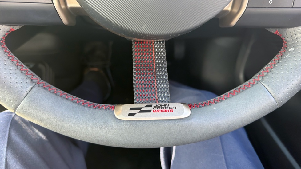 MINI Cooper 160kW SE Sport 54kWh 3dr Auto Electric Hatchback - Image 32