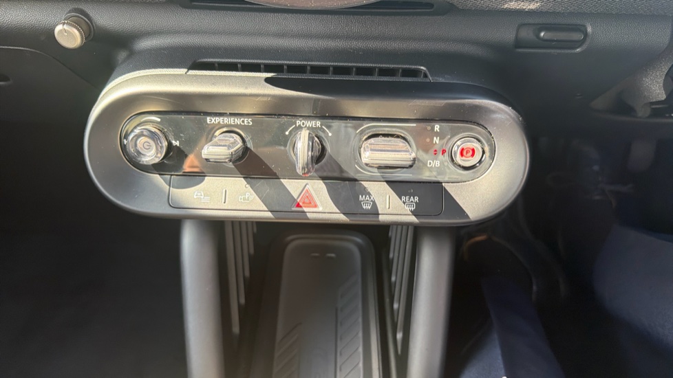 MINI Cooper 160kW SE Sport 54kWh 3dr Auto Electric Hatchback - Image 35