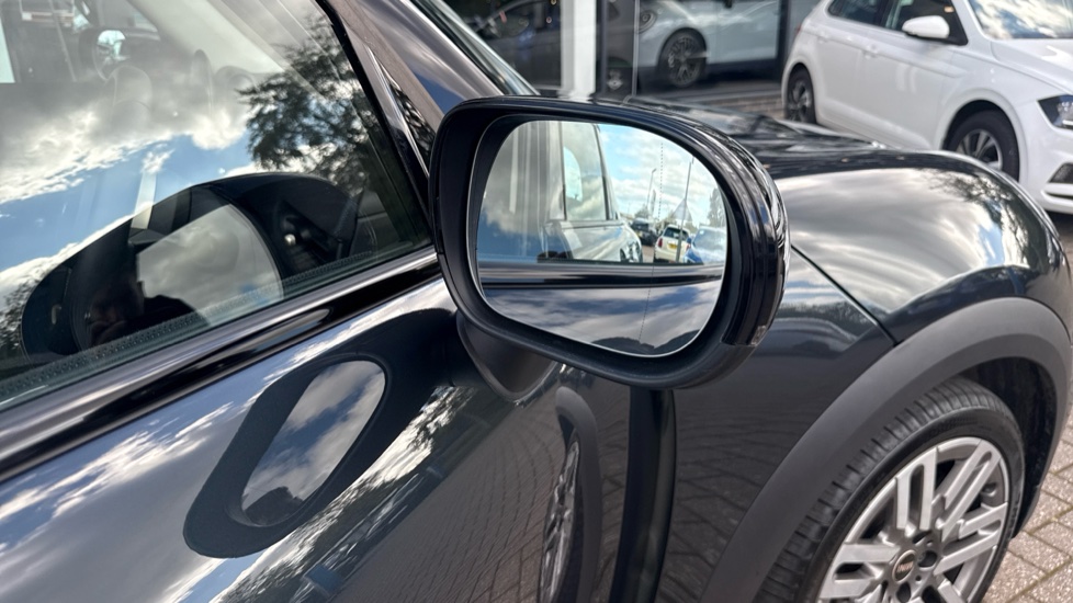 MINI Cooper 2.0 S Classic [Level 2] 5dr Auto Petrol Hatchback - Image 27